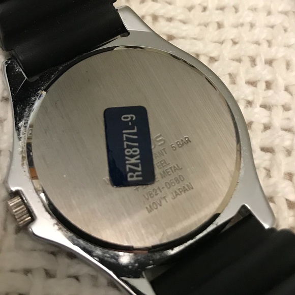 Lorus by Seiko Watch with black rubber band - never worn, needs battery - Picture 7 of 10